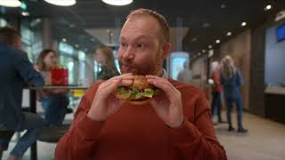 Een momentje voor jezelf? Met de Homestyle Crispy Chicken met Old Amsterdam. Nóg rijker van smaak. 🧀