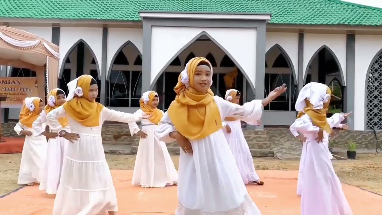 Tari Kreasi Demi Sang Nabi