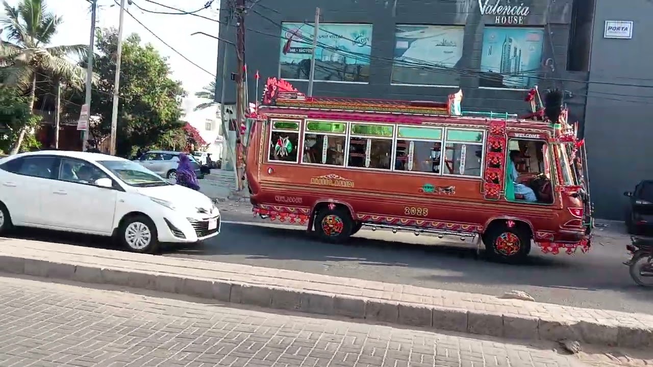 Pakistan 🇵🇰 Karachi April -29-2025 Abdullah shah ghazi to khayaban e shamsher DHA-5 road tour