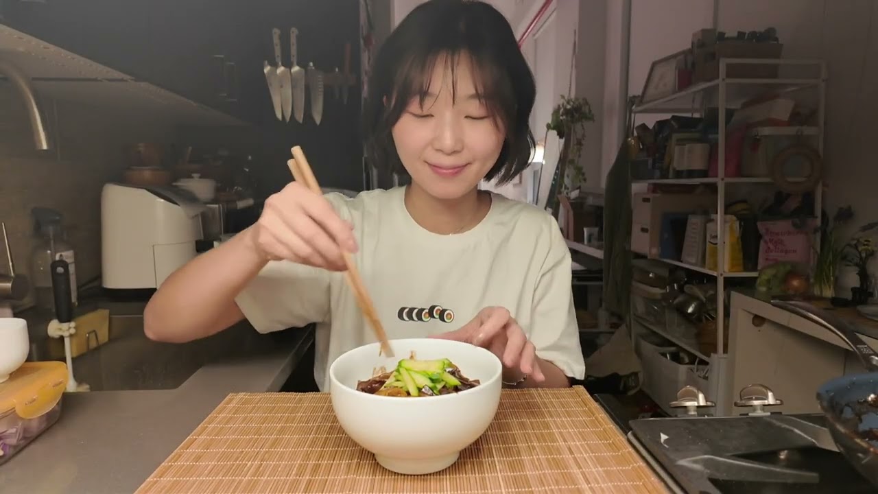 Comfort Vlog | Watch this when you feel overwhelmed