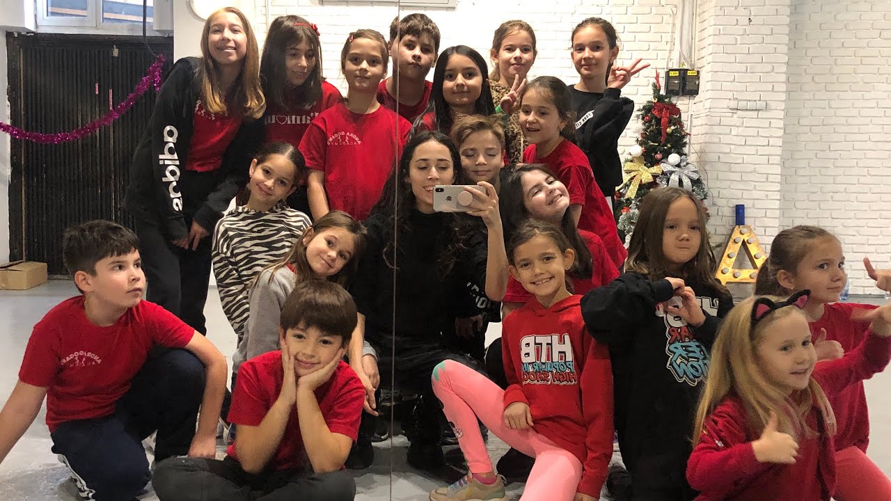 dans de craciun DECORAM SALA DE DANS DE CRACIUN | #VLOGMAS 5   YouTube