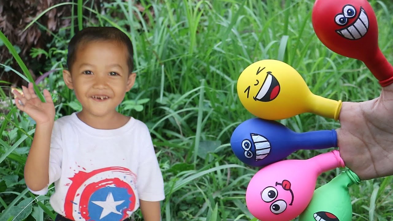 NAVIZ s Mom Singing FINGER FAMILY SONG Learning Colors With Balloons Naviz s mom singing finger family song learning colors with balloons