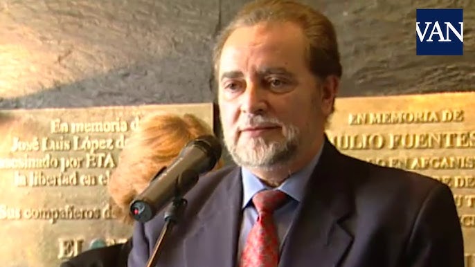 Julio Anguita, historic leader of the United Left, dies. - YouTube