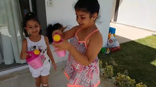 Mira,Yağmur Ve Sıla Çiçekleri Suladı.eğlenceli Çocuk Ları.