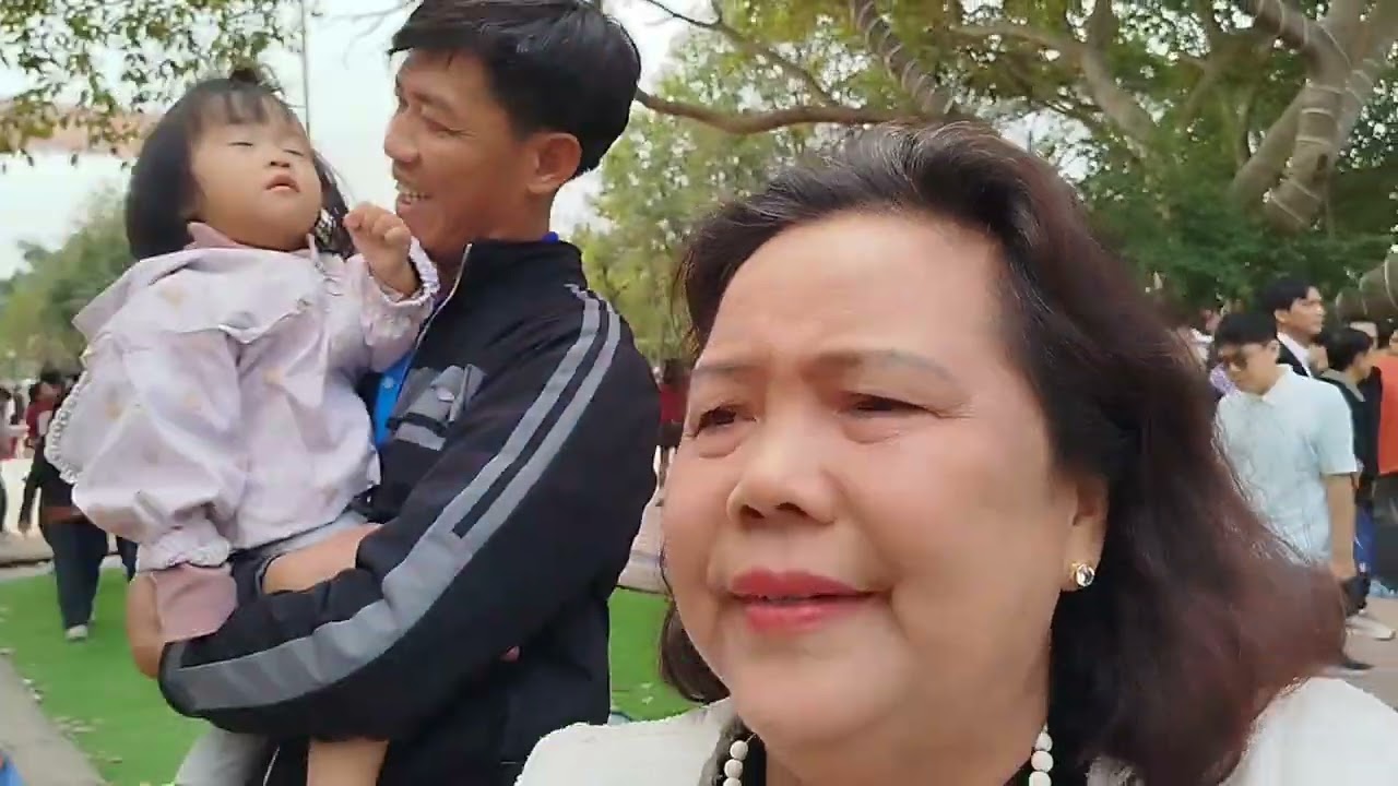 chi em tui và các cháu đi lễ CHÙA VĨNH NGHIÊM ngày mùng 4 tết năm bính ngọ