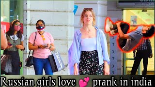 Russian girls dating✉️ prank🤣|| proposing 🌹Russian hot girls' prank🤣🤣 #viralvideo #viral #prankvideo