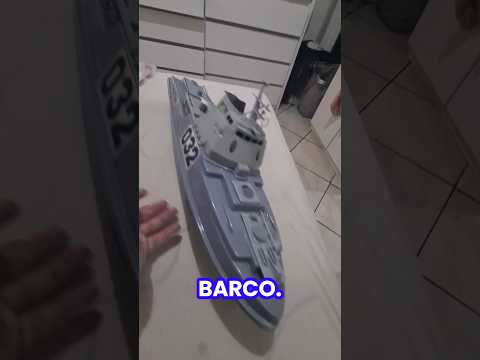 BARCO DE BRINQUEDO COM 37 ANOS DE IDADE