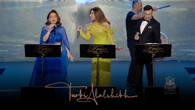 Qiz qayishli yigitni muloyim va chiroyli tarzda sikadi