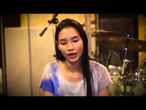 Upbeat Studio/Oui/Wedding Song
