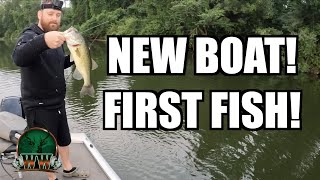 NEW BOAT!! Phil's First Bass by Weekend Woodsmen 198 views 1 year ago 2 minutes, 35 seconds