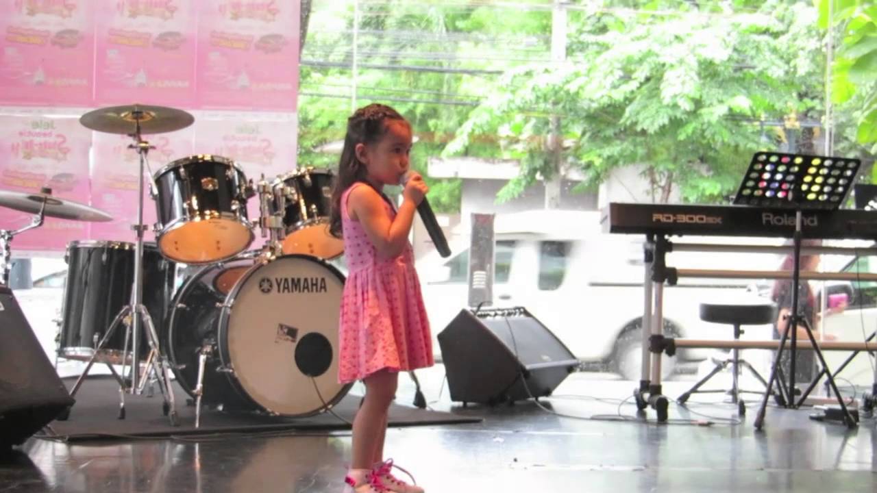Rolling in the Deep Stage Performance