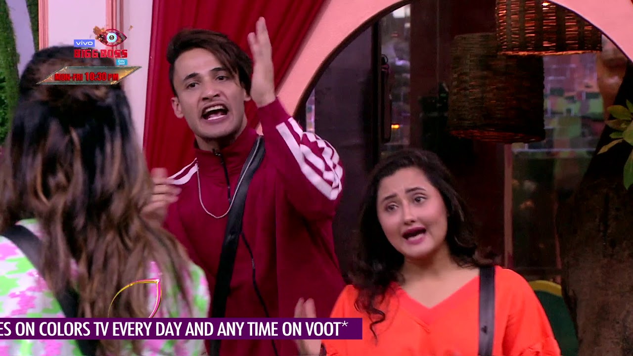 Bigg Boss 13 Review: Shehnaz UPSET With Vishal, Aarti Supports Shehnaz