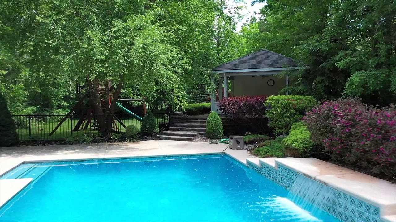 43 Hidden Pines Ct. East Amherst, NY Home for Sale Drone Video