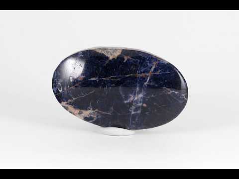 ソーダライト(方曹達石) 原石 磨き 46.5g / Sodalite - YouTube