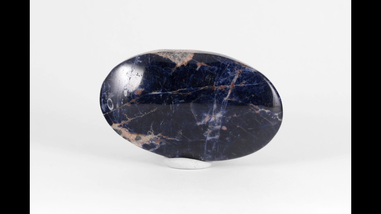 ソーダライト(方曹達石) 原石 磨き 46.5g / Sodalite - YouTube