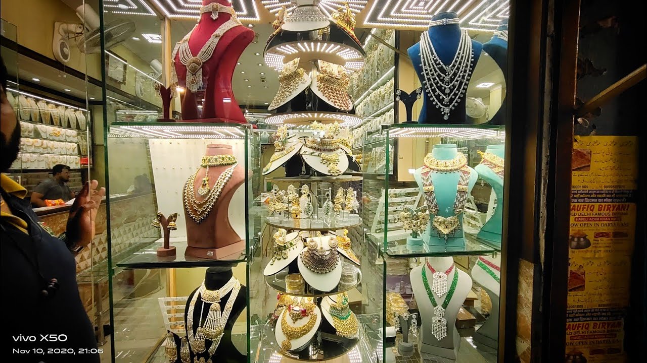 OUTSIDE VIEW OF ARSHI JEWELLERS  - 13.1 - EXPLORING JEWELLERY BY MUDASSIR CREATIONS
