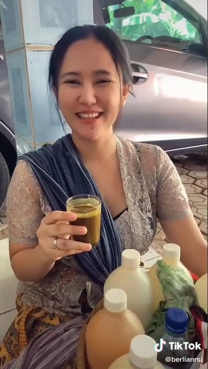 TUkang jamu cantik yg lagi viral