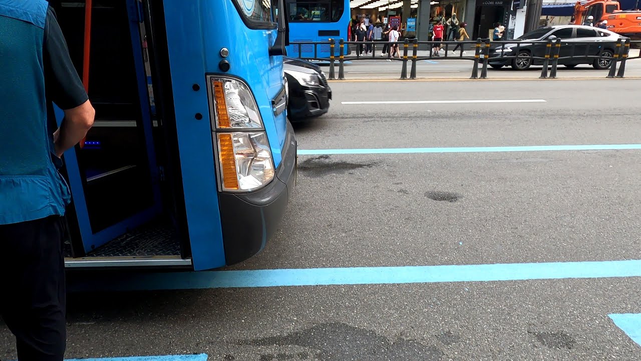 Korea, Busan Bus 307 ride from Deokcheon to Kimhae Airport 부산 버스 307번 덕천동~김해공항 국내선