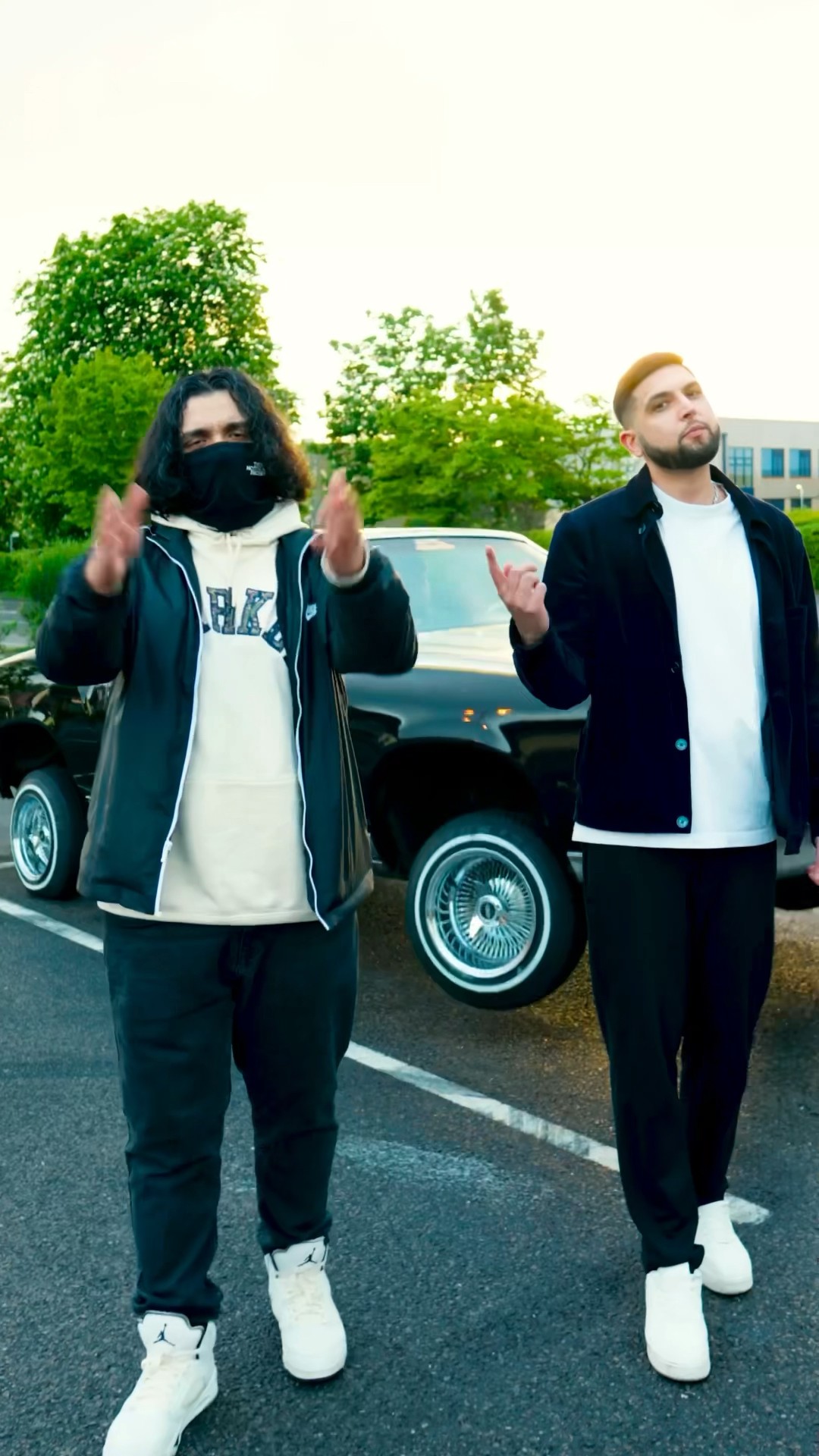 This beats so hard even the cars are bouncing ?? #bollywood #ukrap #desi #remix #desimusic