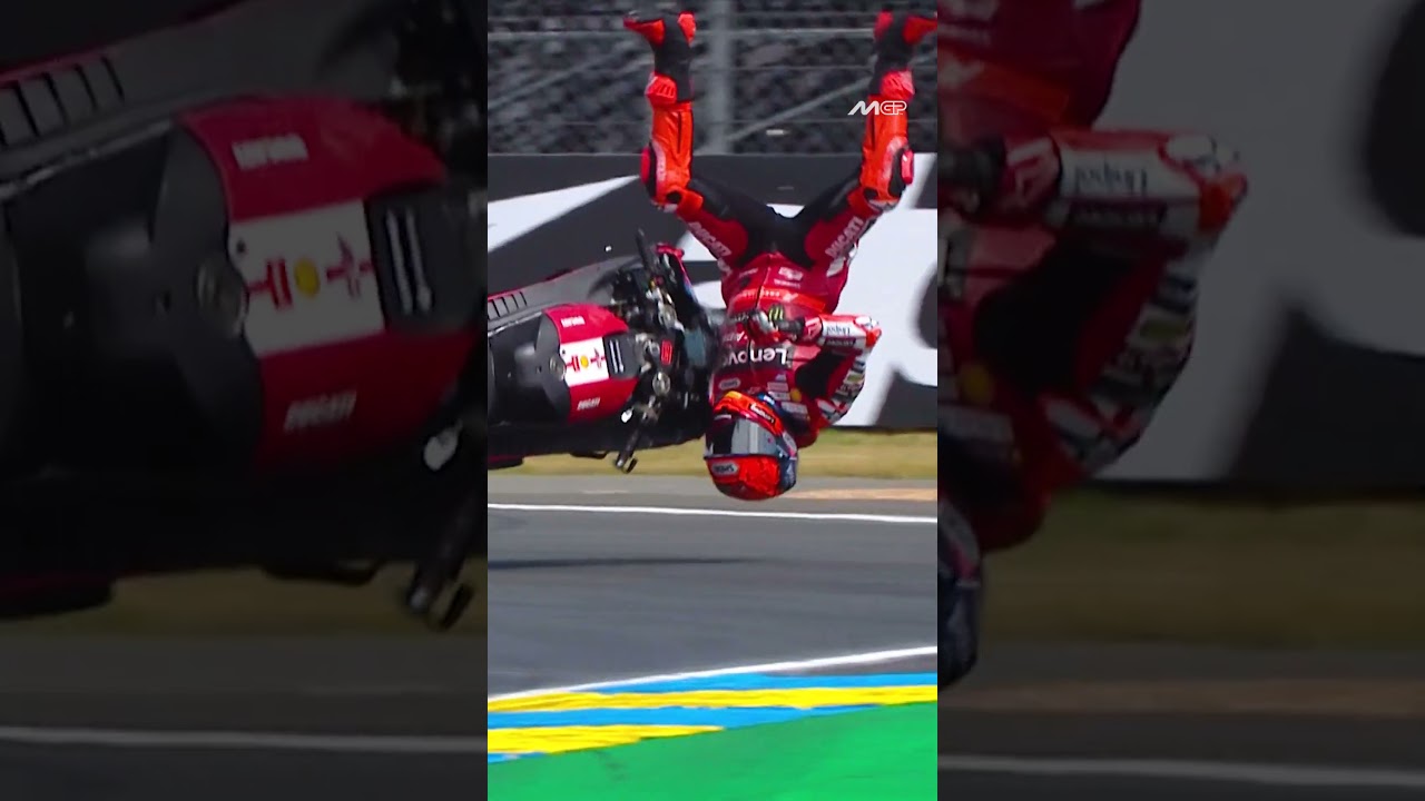 A HUGE crash for Marc Marquez on the penultimate lap! 😱