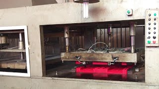 Do you know how double-sided welded plastic pallets are produced