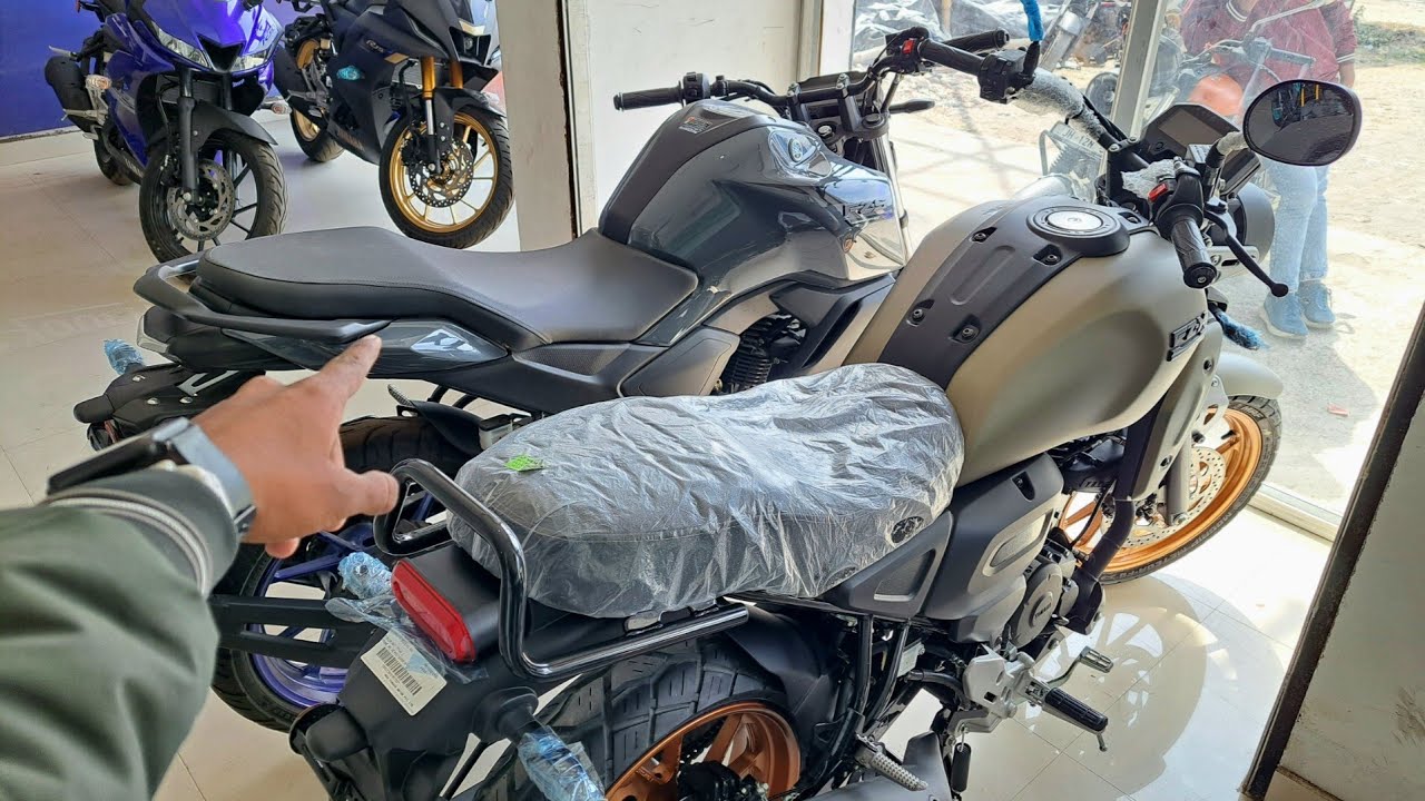 Yamaha Fzs V4 Vs Yamaha Fzx 150 | Fzs V4 Vs Fzx 150 | Differences | Compare Dekho