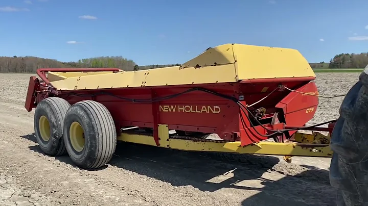 New Holland 670 manure spreader