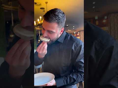 How do you eat Georgian soup dumplings?  ხინკალი