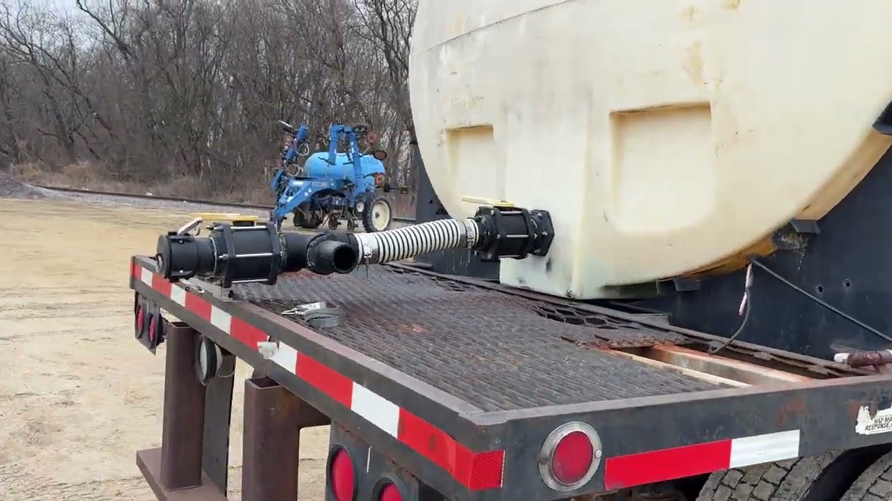 1993 International Liquid Truck