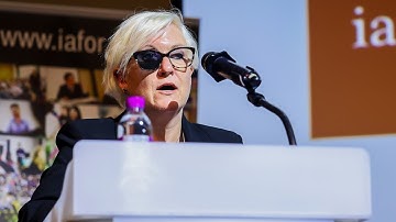 A Translingual Approach to Language Ideologies and World Englishes