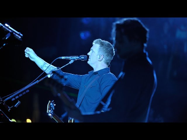 Queens Of The Stone Age - A Song For The Dead at Reading 2014 class=