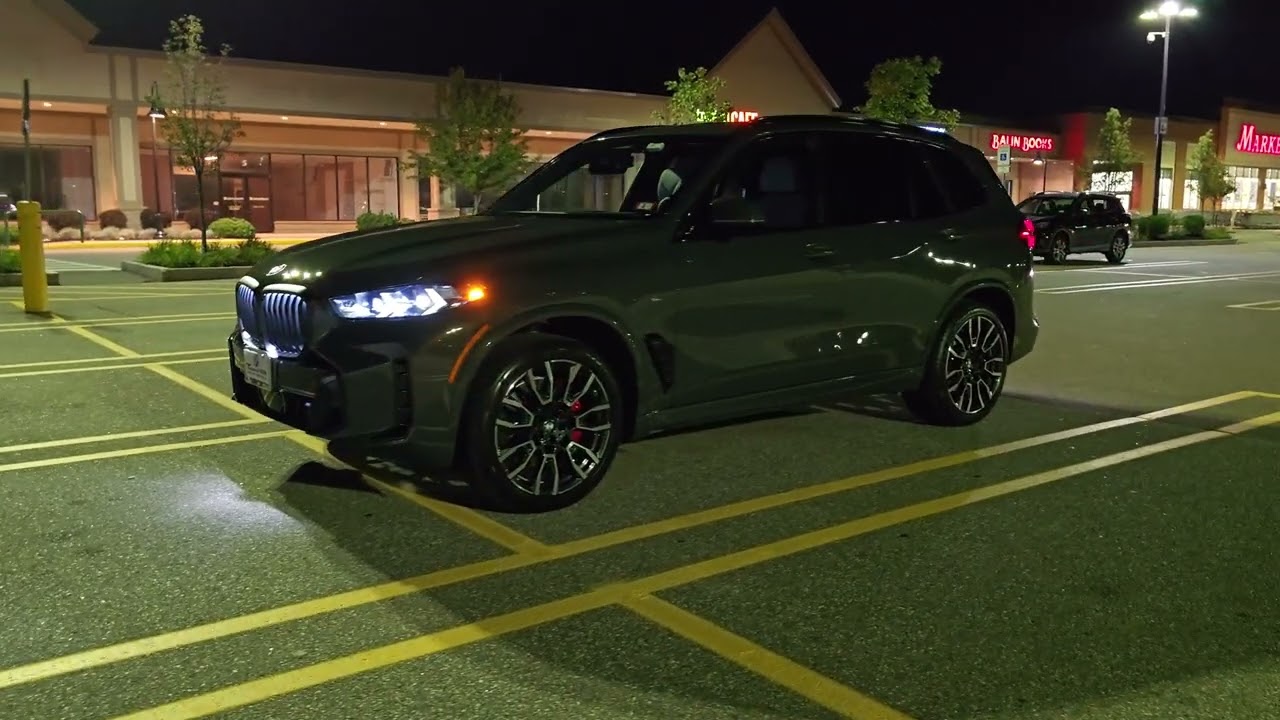 2025 BMW X5 xDrive40i Illuminated Kidney Grille - YouTube