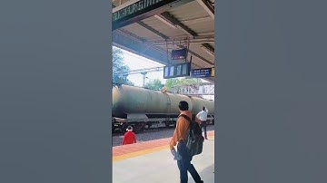 😱 Live man death High Voltage Current || #shorts #train_accident #virelvideo  #reels