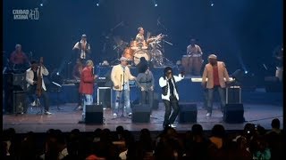Aquí el que Baila Gana - Los Van Van (En Vivo)
