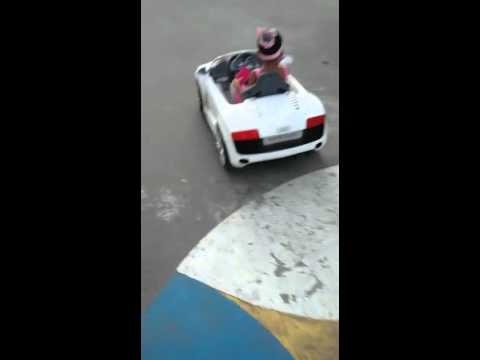 Indo para o balet no meu mini alto móvel