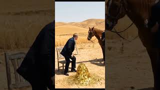 Trump hit the hand pump and putin sleeping in the Desert 🏜#shortsfeed #satire
