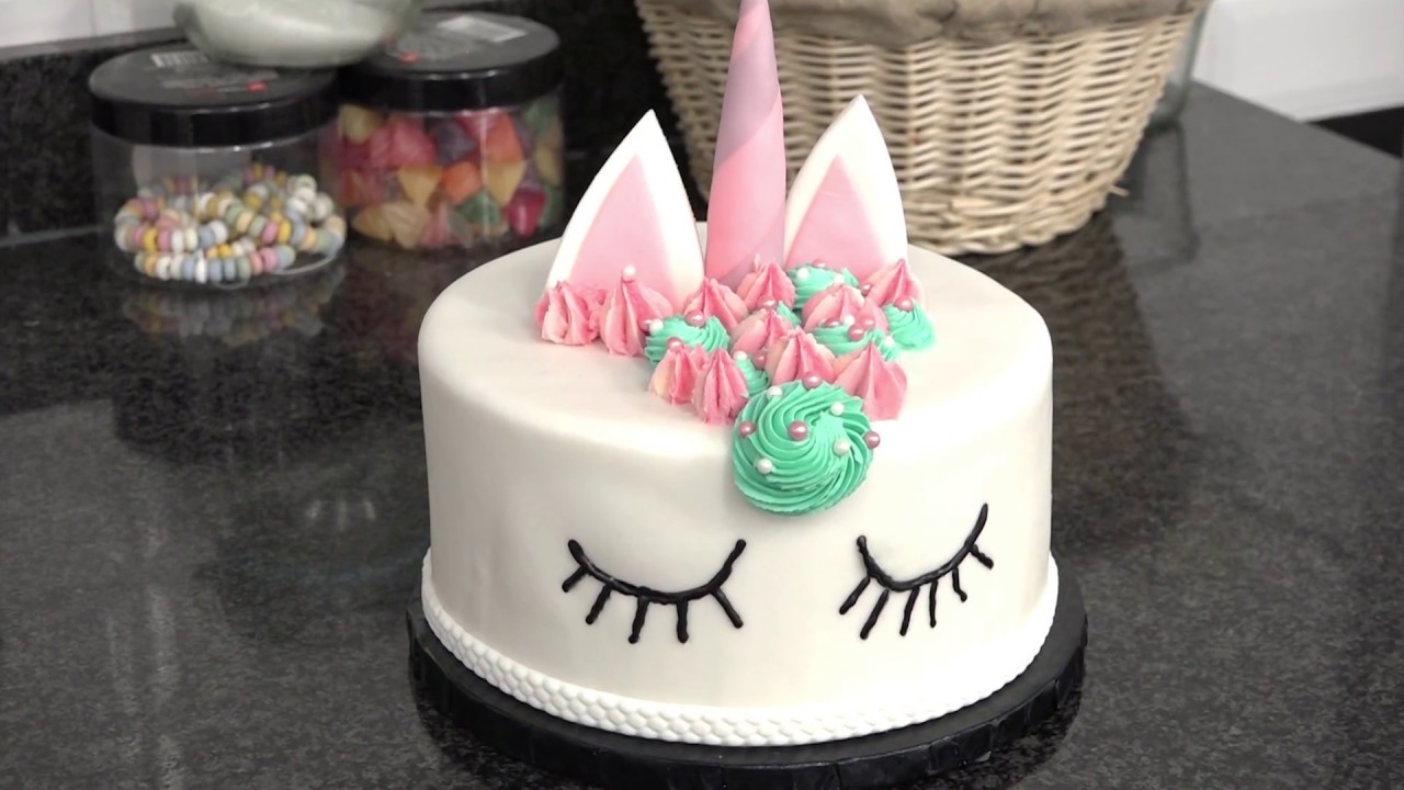 Décoration gâteau licorne - 10 idées de gâteaux licorne qui vont vous faire  rêver - Elle à Table
