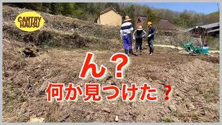 テントサイトの設営③　整地したところに芝張り　CANTRY HAUSU里山