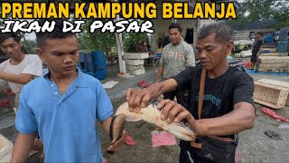 Download Lagu Pertama Kali Preman Kampung Wak Miskun Dan Iwan Belanja Di Pasar! Inilah Yang Terjadi! MP3