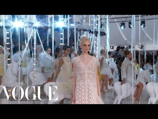Louis Vuitton Spring 2012 Ready-to-Wear Fashion Show