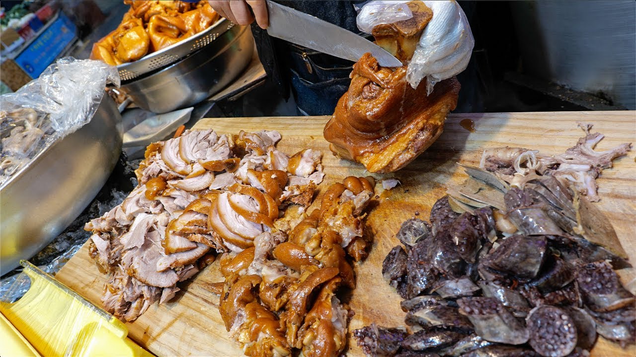 직접 만드는 제주 순대 맛집! 매일 삶는 족발까지!! 푸짐한 양은 덤! SUNDAE, JOKBAL / 길거리음식 / Korean Pig Feet & Blood Sausage