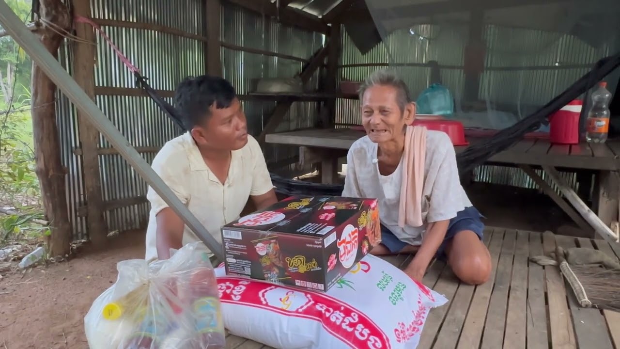 លោកតារស់នៅម្នាក់ឯងគ្មានទីពឹង ជួយចិញ្ចឹម