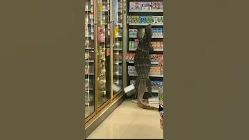 Monitor Lizard Enters Supermarket Giant Monitor Lizard Giant Lizard Shorts 