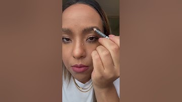 Fluffy brow tutorial #5minutemakeup #eyebrows #eyebrowtutorial #eyebrowtips #makeupshorts #makeup