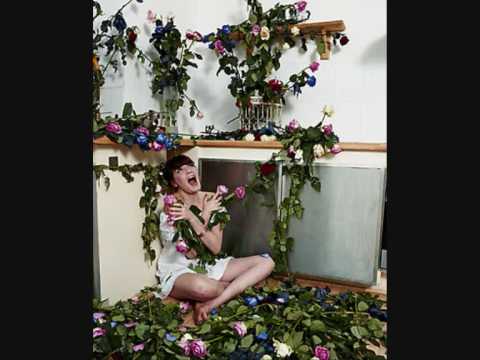 Florence & The Machine - My Boy Builds Coffins