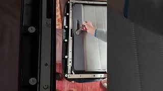 Twingo1 Faltdach, Verbiegen Der Vorderen Traverse Im Nicht Eingebauten Zustand.