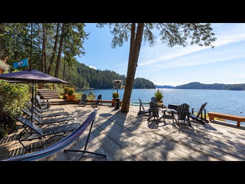 Видео: Gambier Island House драматично интегрирана в скалист пейзаж