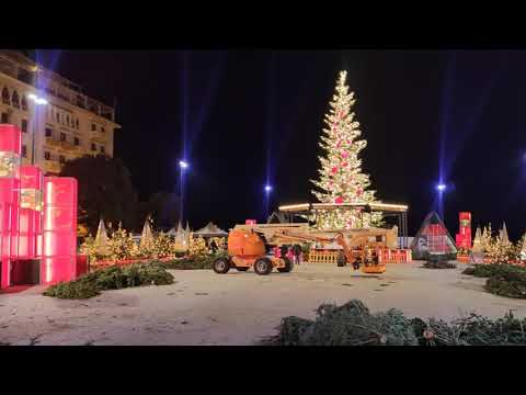 Θεσσαλονίκη: Οι τελευταίες δοκιμές πριν την τελική φωταγώγηση του δέντρου
