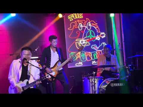 Maselang Bahaghari by Eraserheads cover by Tanya Markova Live at 70s Bistro