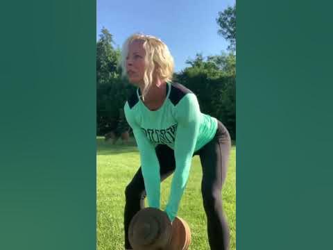2 Handed Dumbbell Row to Build Back Muscle #fitness #shorts 